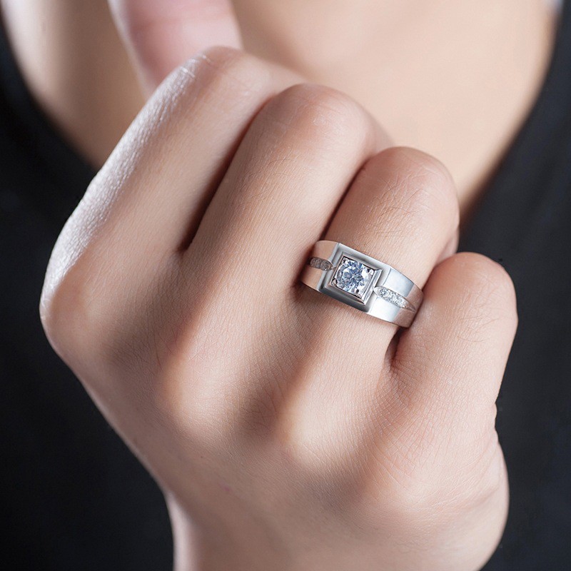 Cincin Tunangan Warna Silver dengan Batu Putih untuk Pria