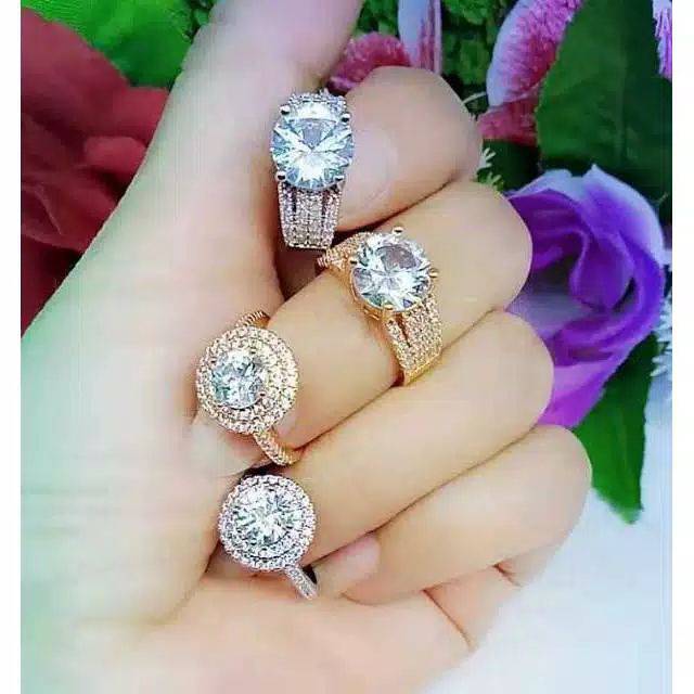 Cincin Mata Mewah Emas Imitasi