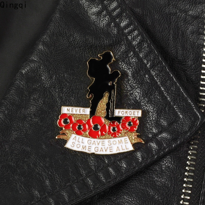 Bros Pin Enamel Desain Tentara Never Forget Poppy Merah Gaya Inggris