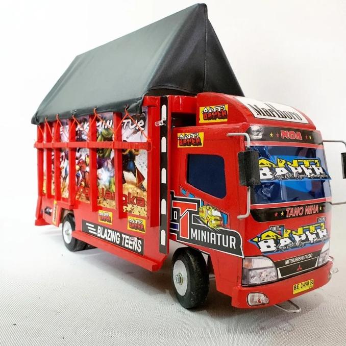 mainan miniatur truck oleng besar