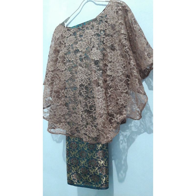 Setelan Kebaya Modern Cornelya Set / Setelan Cape Batwing Kelelawar Cornely dan Songket