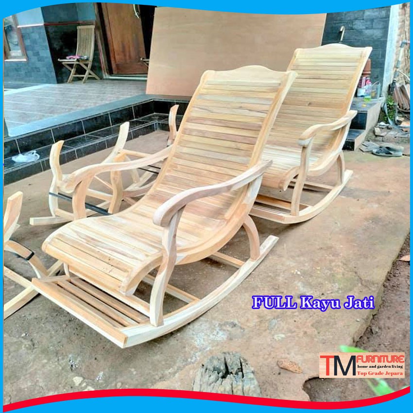 Kursi Goyang Santai Malas Kayu Jati Minimalis Sofa Orang Tua