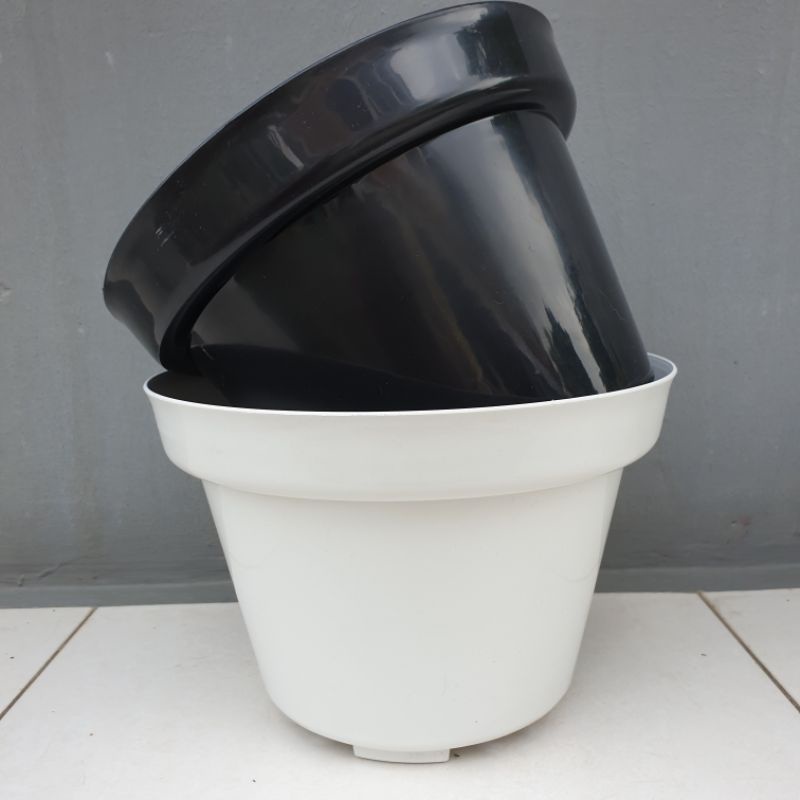 Pot Bunga Tanaman Warna Hitam 25 Diameter 25 cm Termurah