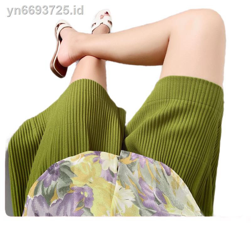 Celana Pendek Wanita Model High Waist Longgar A Line Lebar Celana Pendek Wanita Model High Waist Longgar A Line Lebar