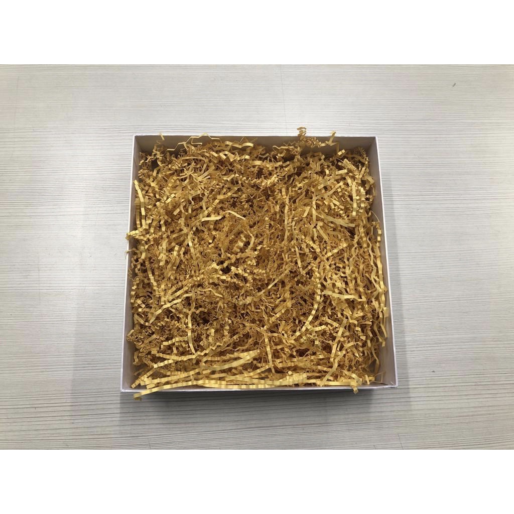 

Shredded paper / plasma yellow gold crinkle cut 200 gr / kuning emas