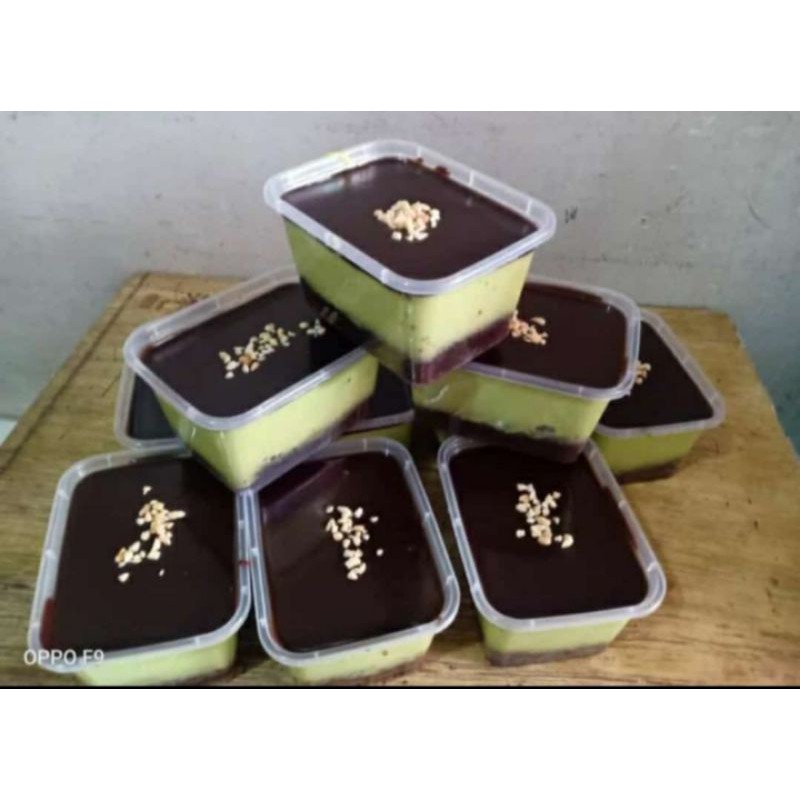 

Dissert cake size traveling