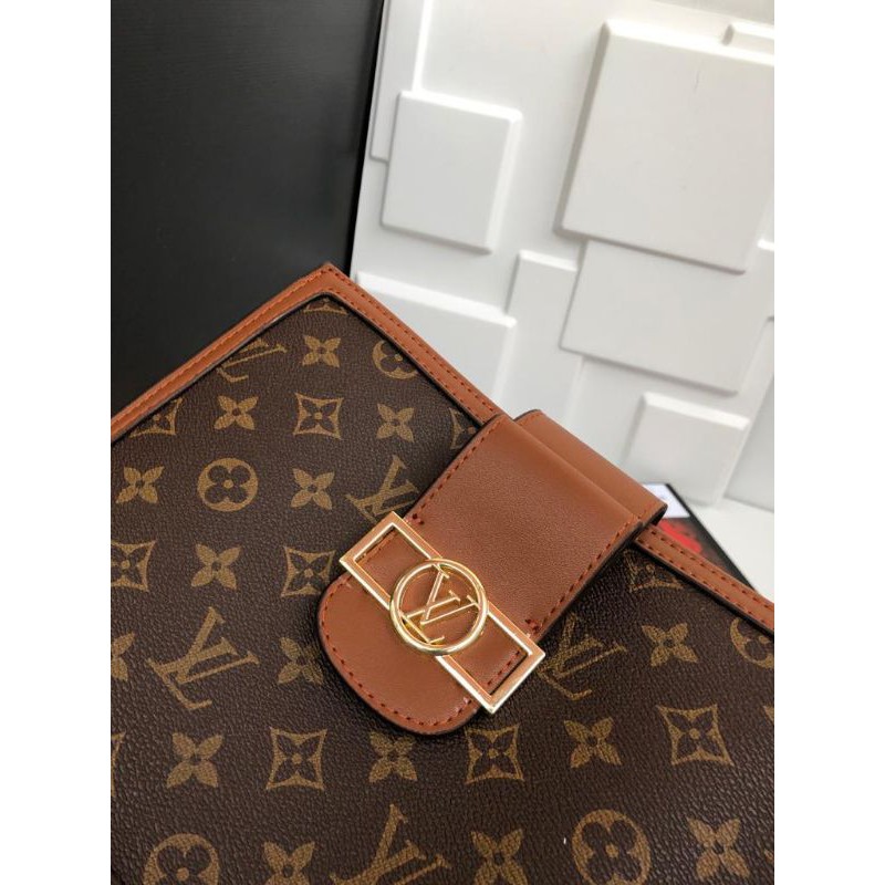 Louis Vuitton Schlüsseanhänger Dauphine Dragonne Monogram Canvas M69000