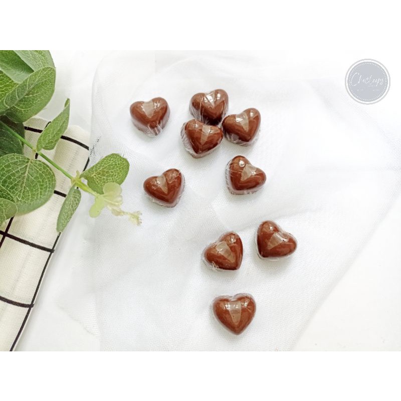 

Coklat Susu | Coklat Bentuk Love | Coklat Lucu | Coklat Murah | Coklat Karakter