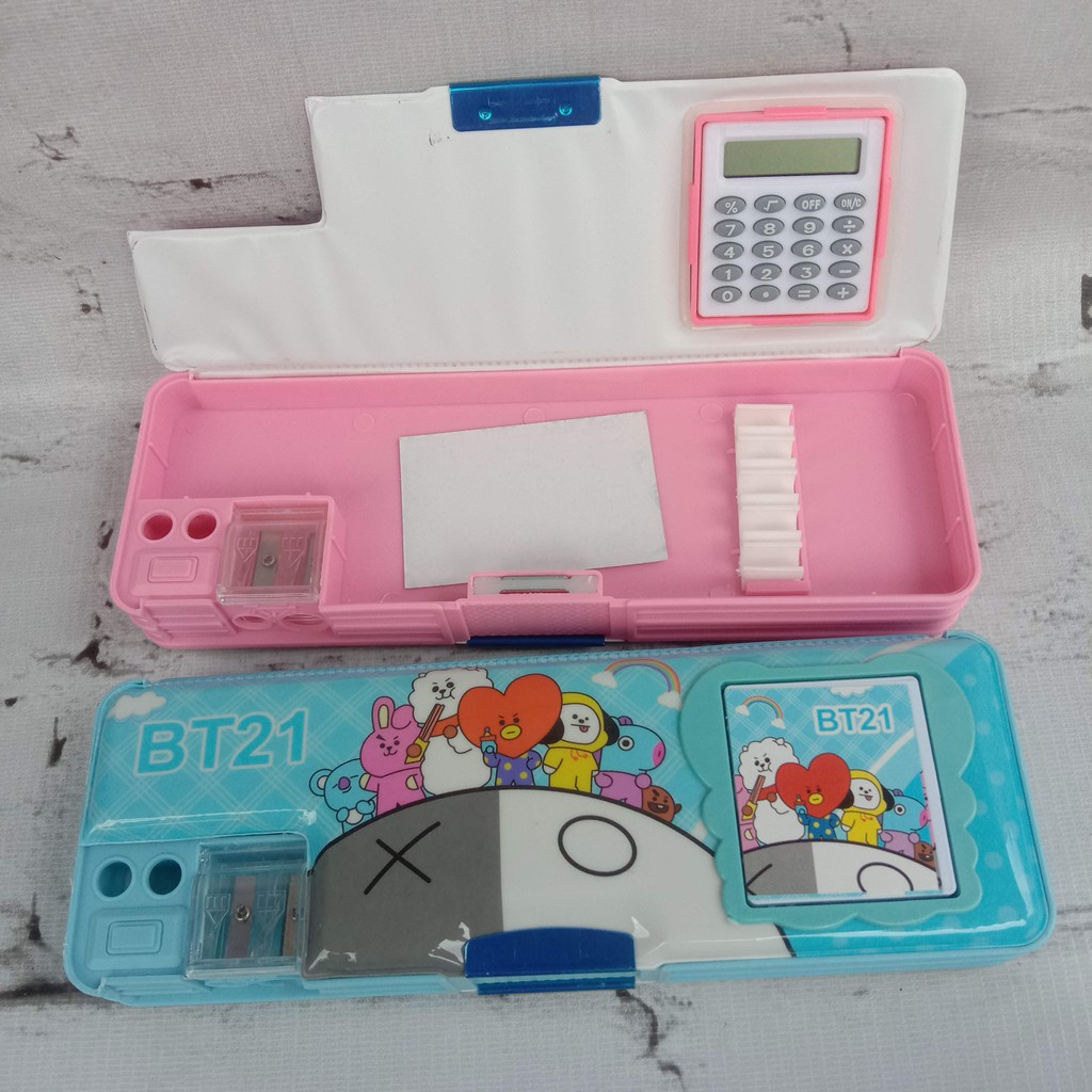 Kotak Tempat Pensil Alat Tulis Magnet Disgrib Karakter Bt21 BTS And Friend Dengan Kalkulator Murah