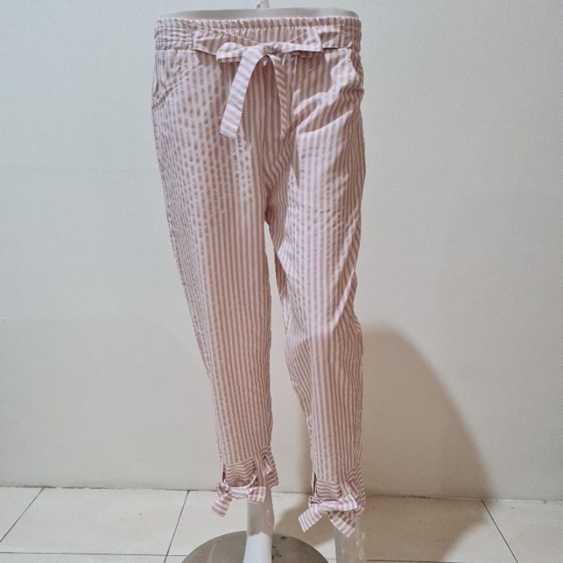 preloved celana wanita motif garis garis