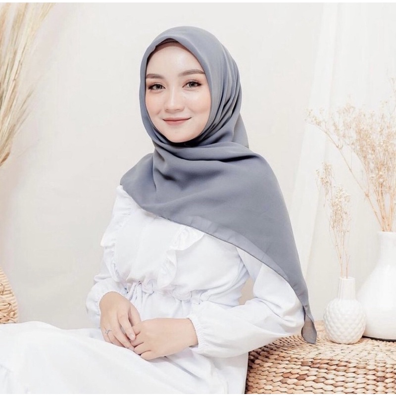 KERUDUNG SEGI EMPAT BELLA SQUARE , HIJAB