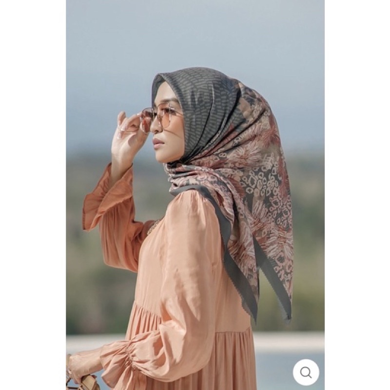 Buttonscarves Les Amities Reborn - Pine