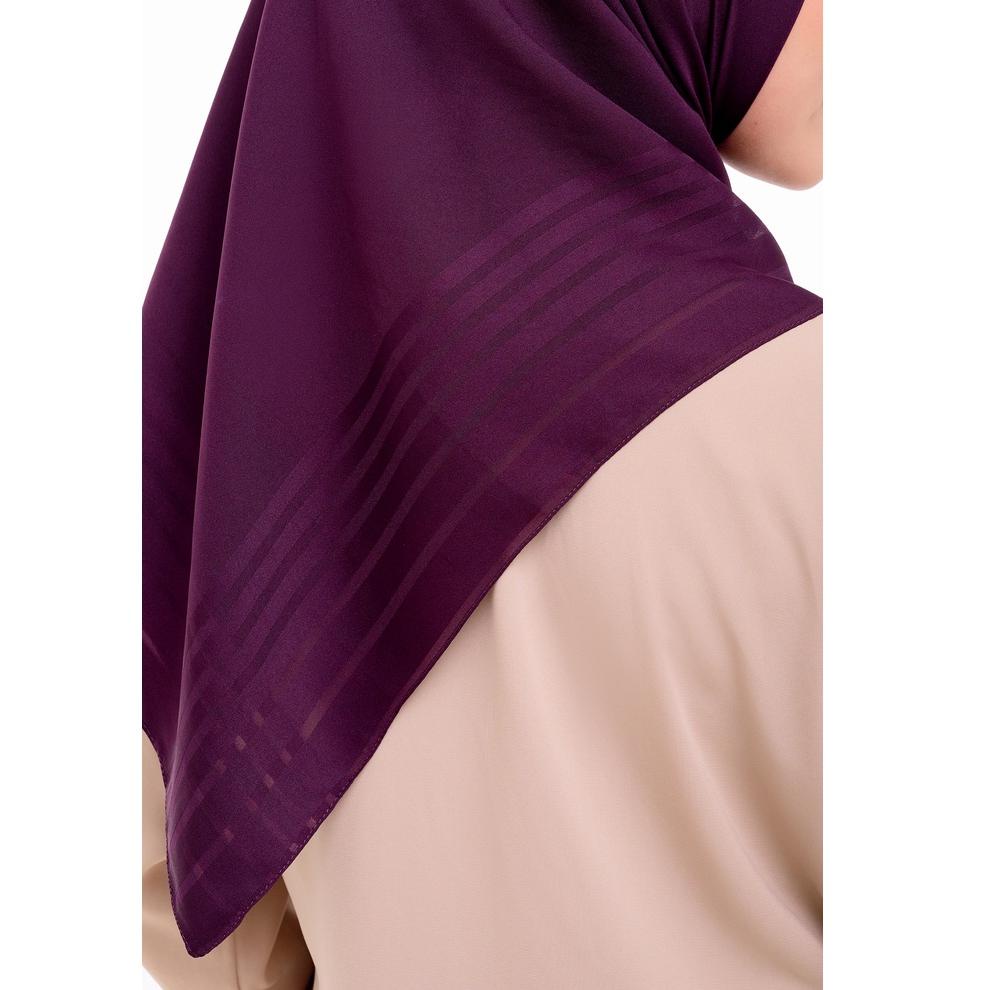 ZM Zaskia Mecca - Yara Wine Hijab Kerudung Segi Empat (KODE 5947)