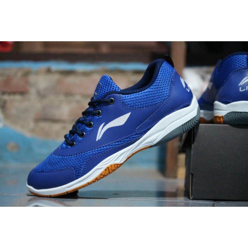 sepatu badminton li-ning sepatu voly sepatu running lining sepatu adventure li ning