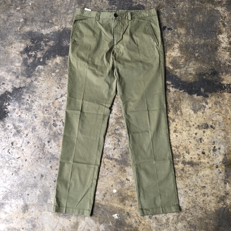 CELANA CHINO BEANPOLE / GIORDANO / GAP THRIFTING