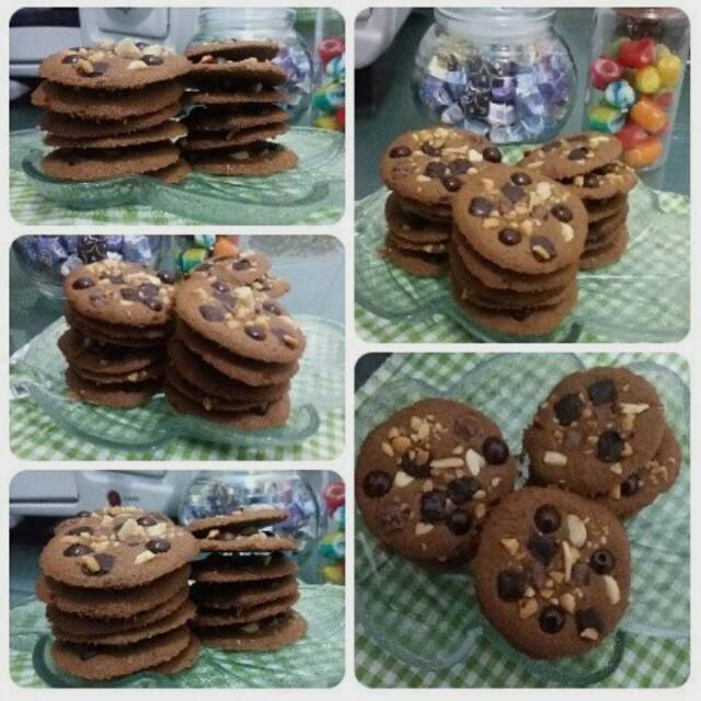 

Chocolate Mocha Cookies with Almond | Kue Coklat Rasa Mocha | Kue Kering Premium