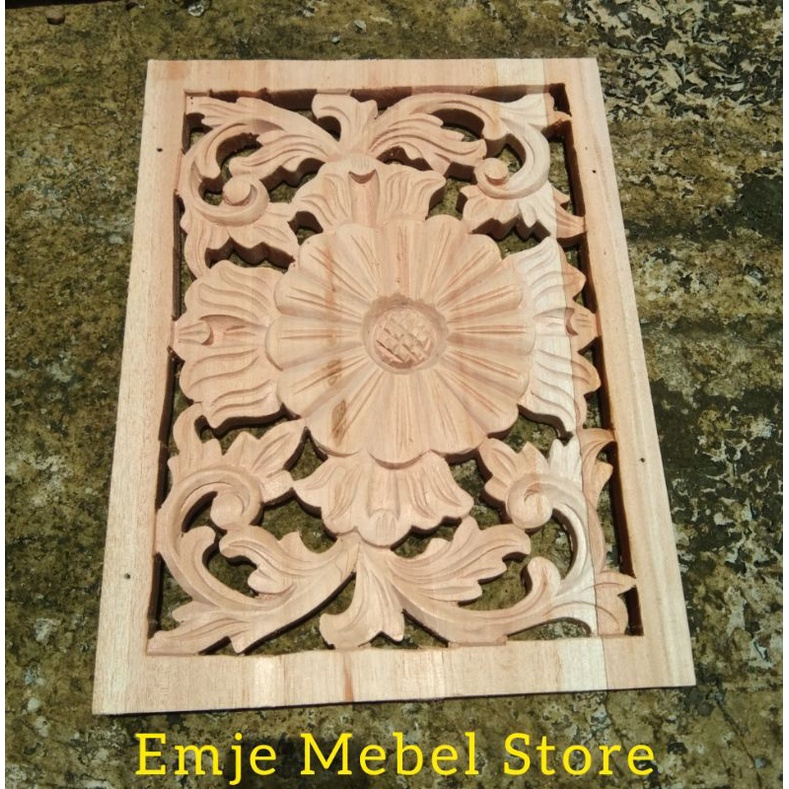 ornamen jati ukiran kayu solid dekorasi dinding