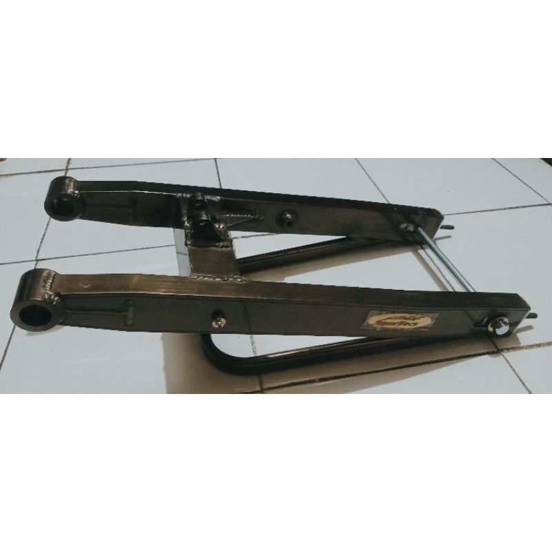 Rocker arm/ lengan ayun SUPERTRACK JUPITER MX warna titanium