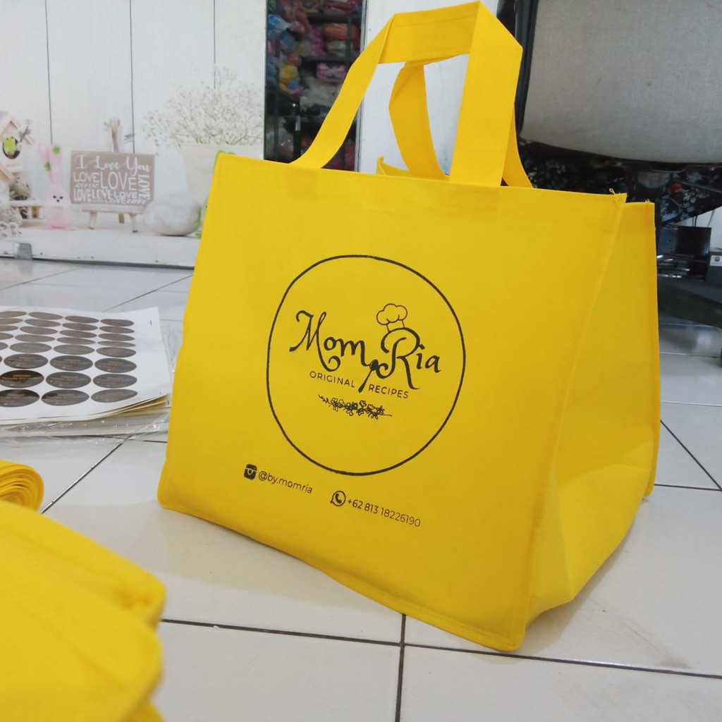 

[37x30 lebar 25] Tas Spunbond Dus Kue Besar Free Sablon Free Desain