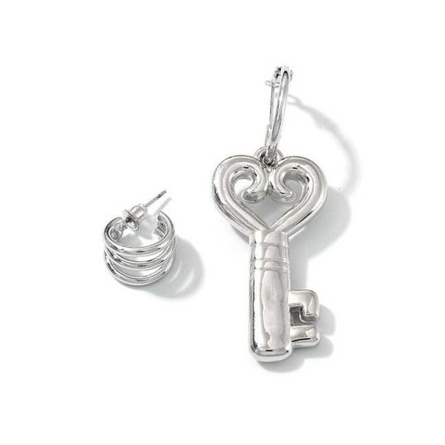 LRC Anting Tusuk Fashion Silver Love Key Asymmetric Earrings D46868