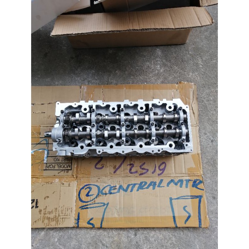 Cylinder Head Deksel Komplit Assy Innova Diesel Hilux Diesel 2KD