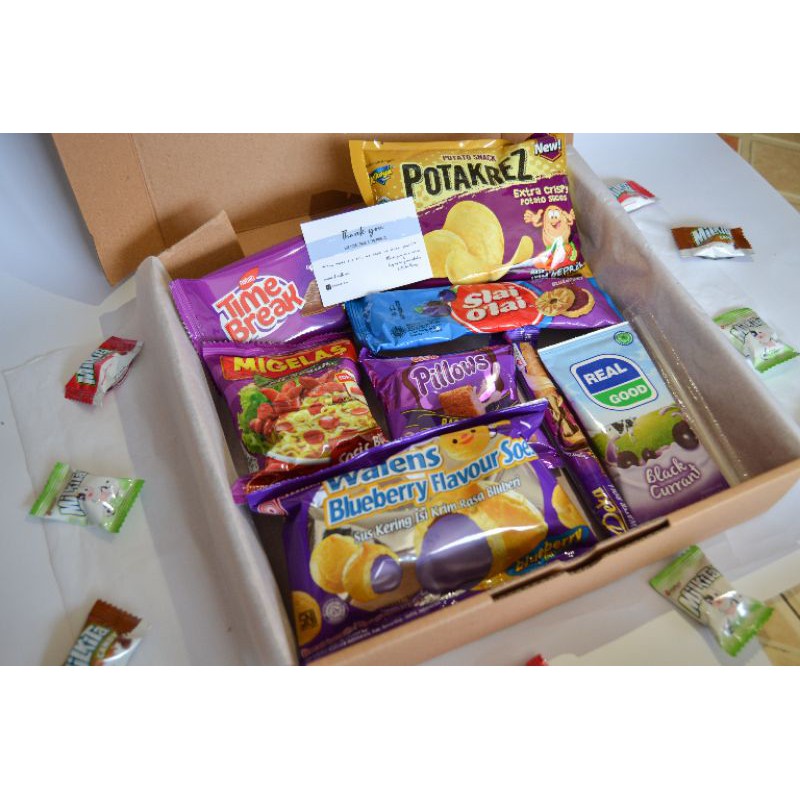 

Snack Box by Alodie Things (Hampers/Gift Box/Hadiah Wisuda/Kado Ulang Tahun) ~ Purple Series
