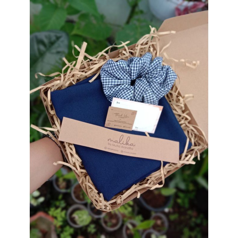 

(Size S) HAMPERS HIJAB/ KADO/ GIFT BOX/ KADO ULTAH/ HAMPERS KERUDUNG/ KADO WEDDING/ HAMPERS LEBARAN