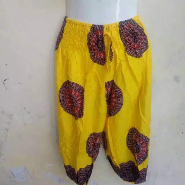 Kodian celana aladin pendek/ celana bali/ celana rayon