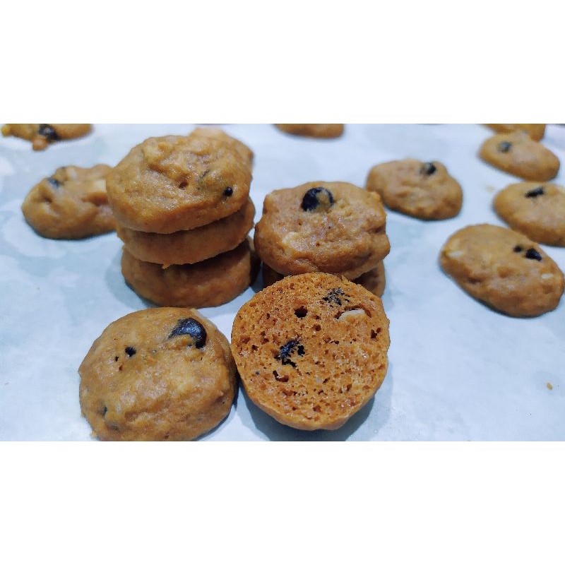 

CHOCO CHIP COOKIES , KUE KERING LEBARAN 500 GR