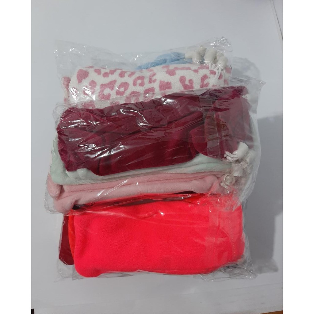 KAIN BELUDRU ATAU KANTONG KAIN. BUAT BUNGKUS PARFUM. UKURAN BOTOL CASA 30 ML. HARGA PERLUSIN.