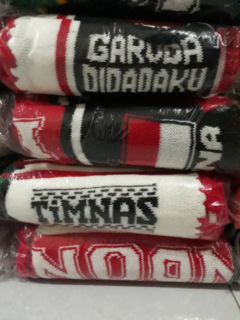 Syal rajut bola timnas  indonesia min order 10 pcs