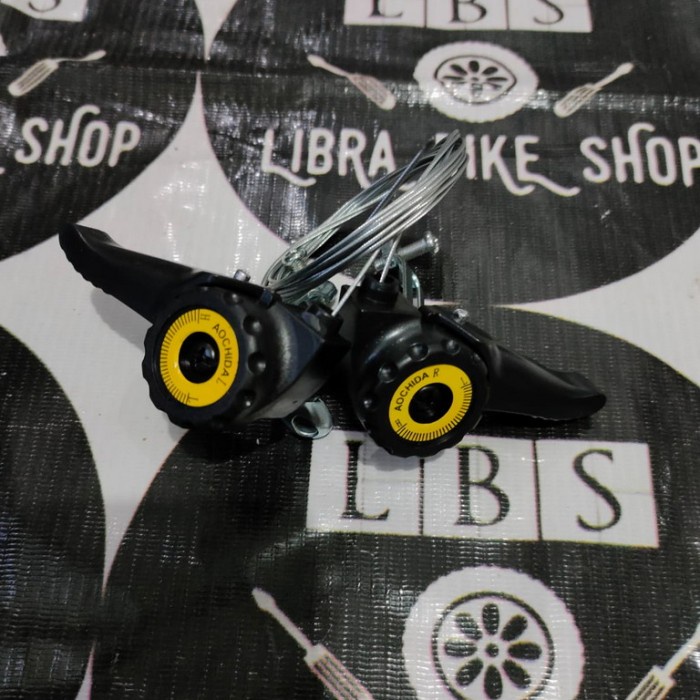 Satu Pasang Shifter Aochida 3 X 7 Speed Model Jadul Vintage Lawas