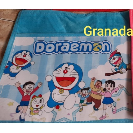 

TAS ULTAH BENTO KANTONG MOTIF DOAREMON ISI 12 PCS LANGSUNG KIRIM