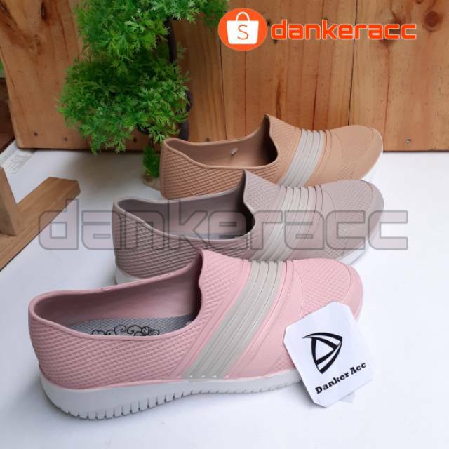 Sepatu Karet Wanita SlipOn Att swl 480 - Sepatu Att swl 480 Empuk dan Modis Slip On