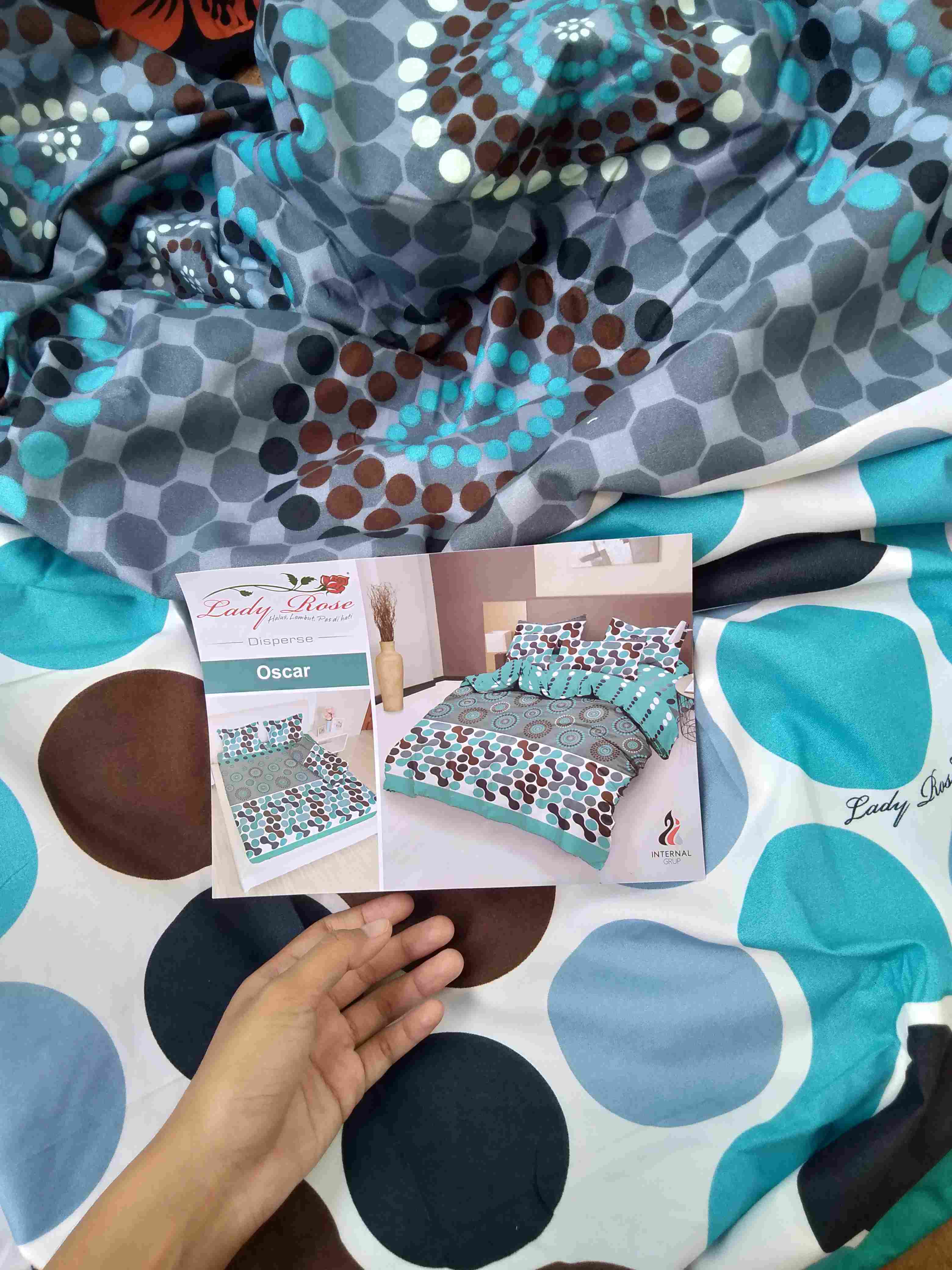 Lady Rose Sprei King (180x200) Dengan 2 Bantal - Oscar