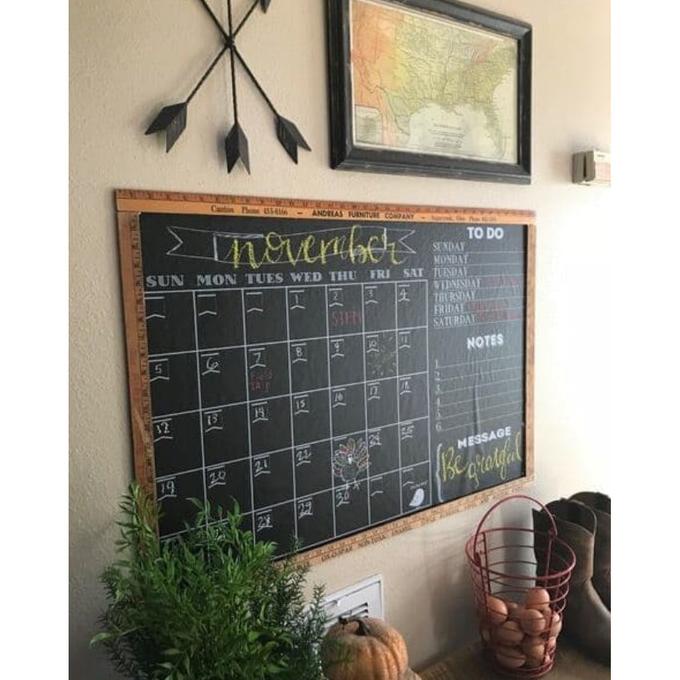 

Jaq Jaq Bird - Chalk Calendar Set with ButterStix and Holder ---READY---