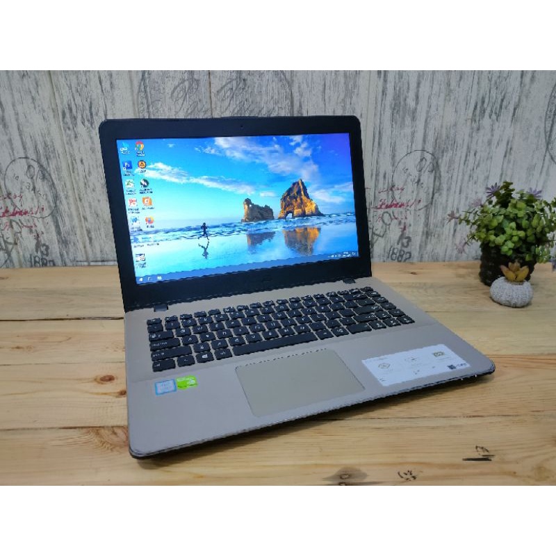 Laptop Asus Vivobook A442U Core i5-8250 Laptop Bekas Laptop second