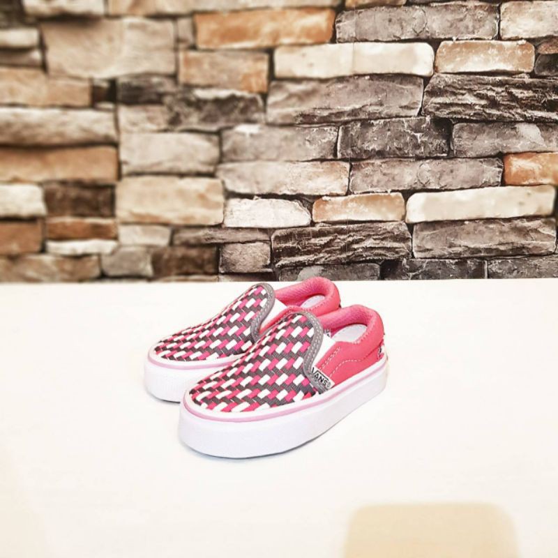 VANS SLIP ON SEPATU SNEAKERS ANAK PEREMPUAN CEWE UMUR 1 SAMPAI 6 TAHUN CASUAL DAN BERKUALITAS