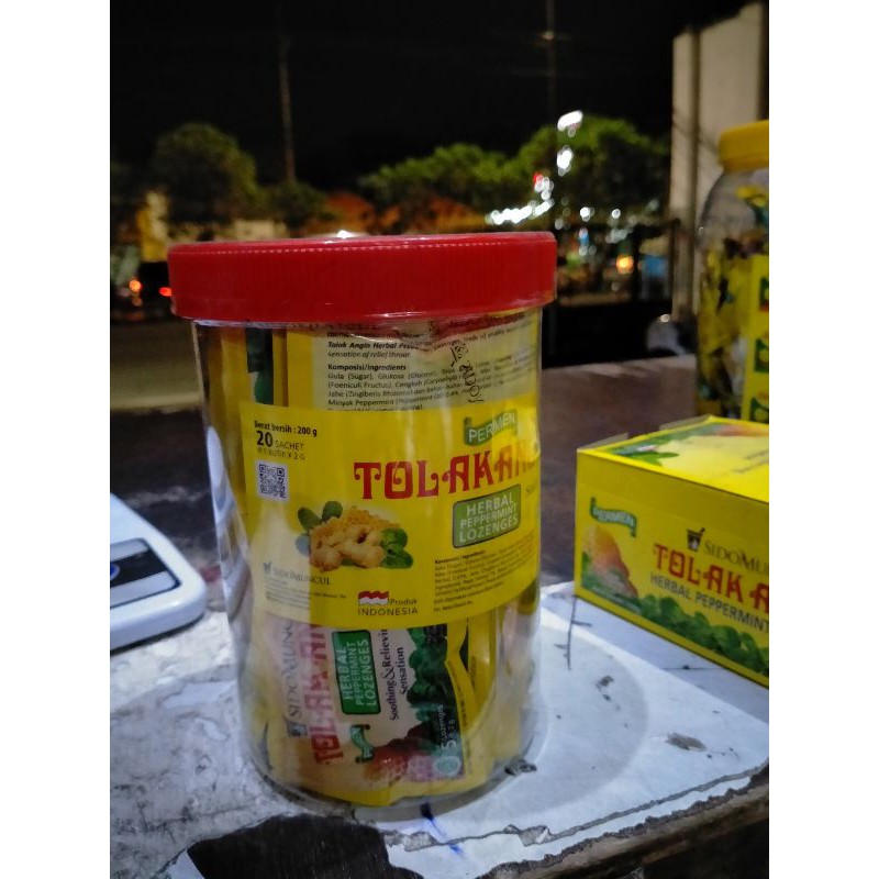 Permen tolak angin,per toples isi 20sachet.