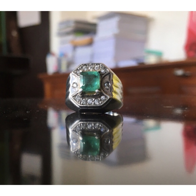 Batu Zamrud Colombia Bersertifikat