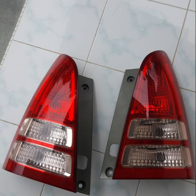 Lampu stop innova 2007 copotan dari mobil original