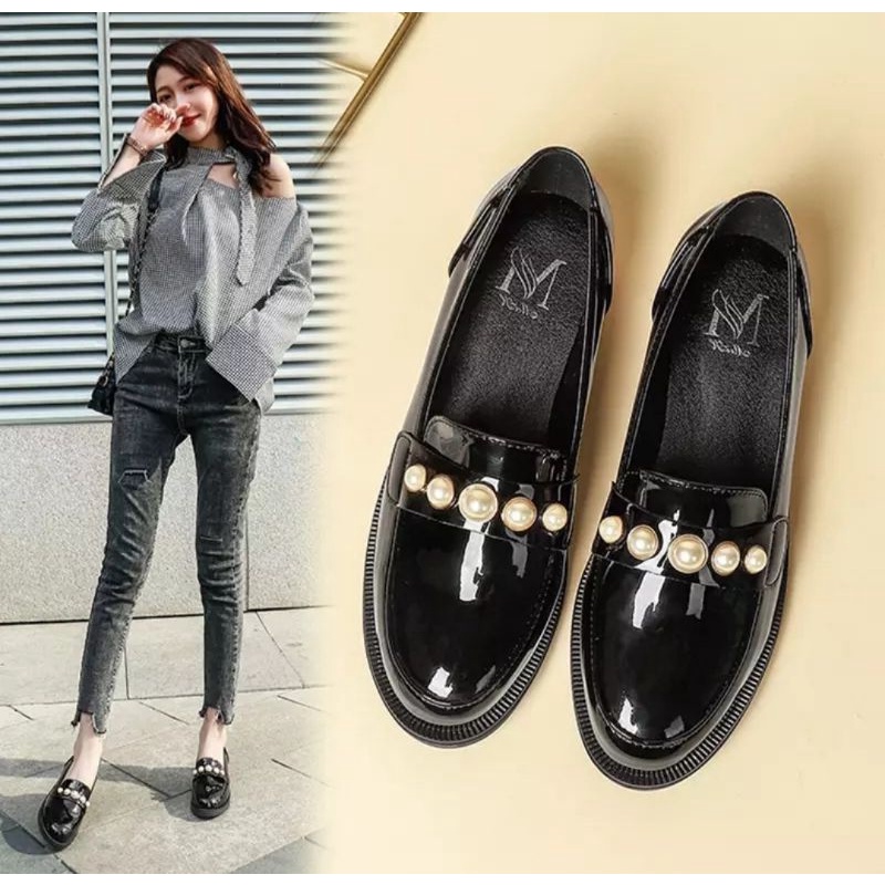 Sepatu Loafers Wanita Bahan Kulit Hias Mutiara Gaya Korea / Sepatu Docmart Wanita / Bisa Cod