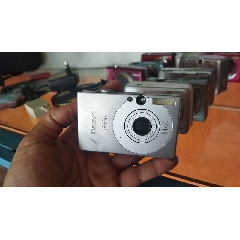 canon ixus 70