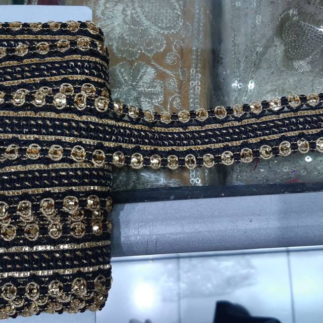 Renda Tengah / renda mote / renda pita / renda hitam / renda india 2.5cm