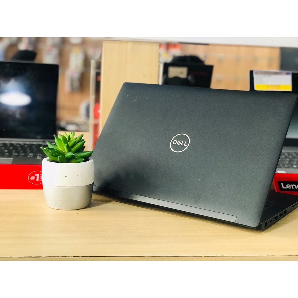 Dell Latitude E7490 core i7 Gen8 Ram 8GB SSD 512GB - SECOND