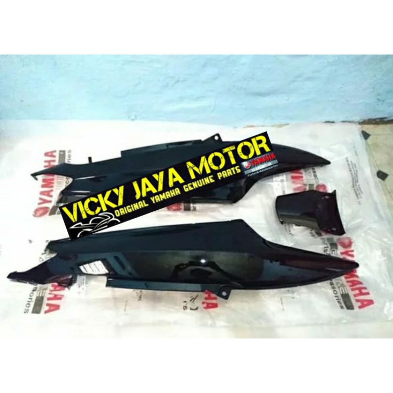 COVER BODY BELAKANG SET MIO SMILE MIO SPORTY HITAM ORIGINAL YAMAHA