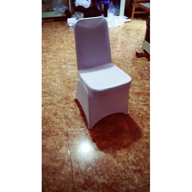 Sarung kursi futura ketat