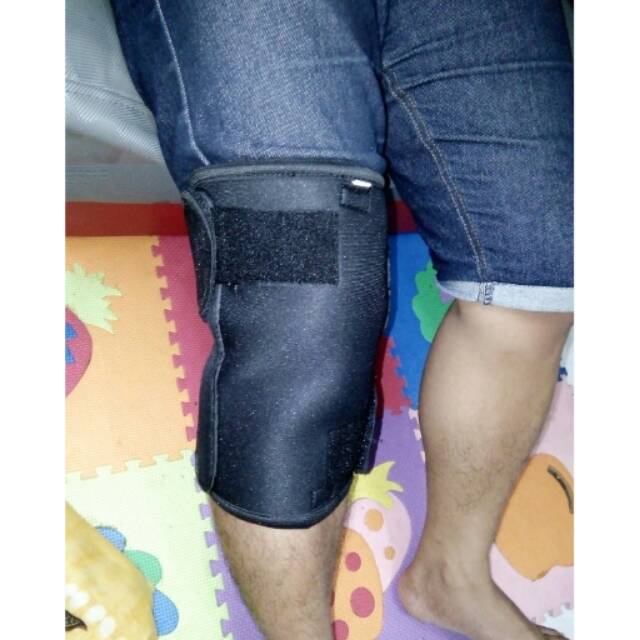 Deker lutut hitam untuk OA