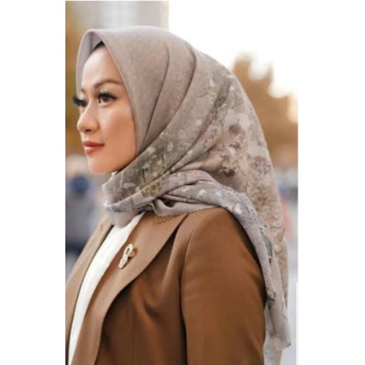 Buttonscarves New York Reborn in Soho