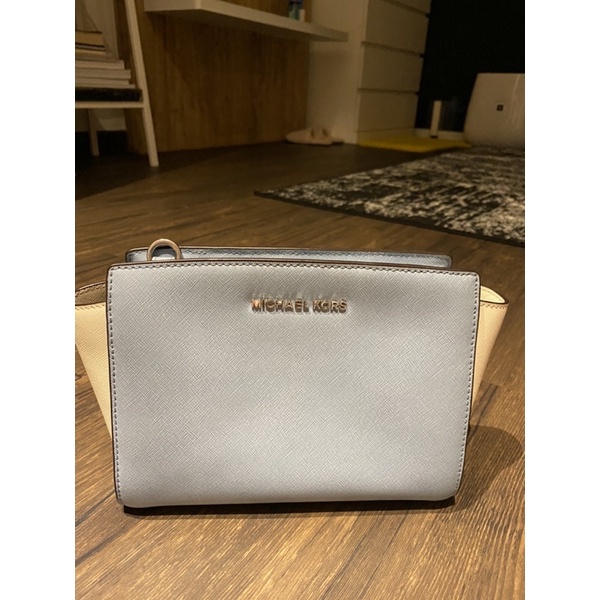 (PRELOVED)NETT MICHAEL KORS BAG ORIGINAL WARNA PUTIH DUSTY BLUE